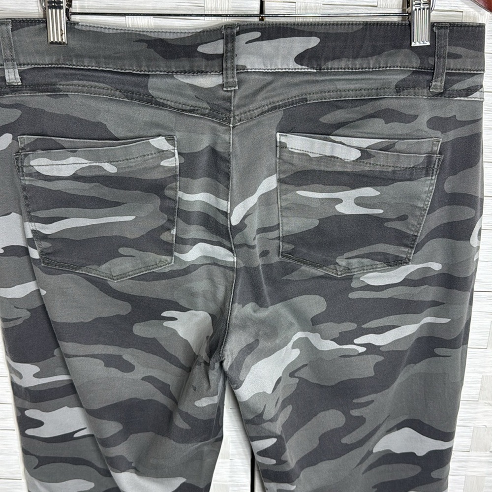 Democracy AB Technology Camouflage Ankle Length Pants Size 14 - Picture 6 of 12